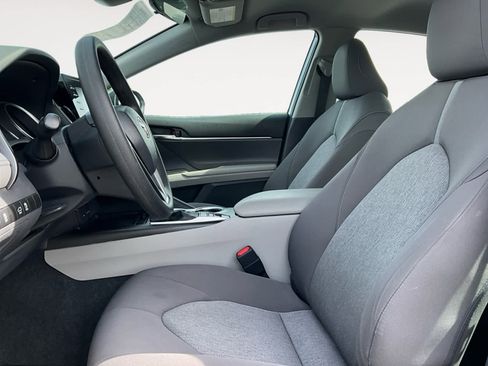 Used 2023 Toyota Camry LE AWD/4WD image 10