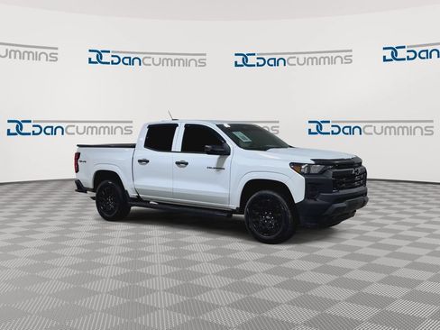 Used 2025 Chevrolet Colorado W/T w/ WT Custom Package AWD/4WD image 3
