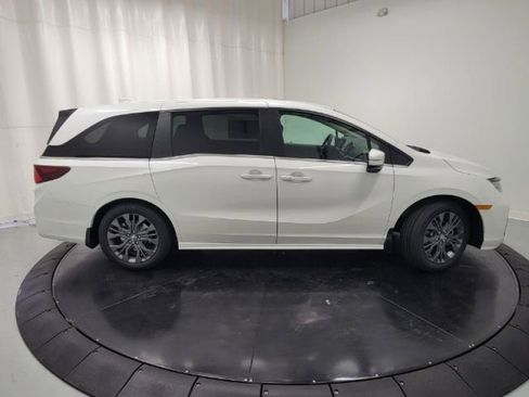 New 2026 Honda Odyssey Touring image 30