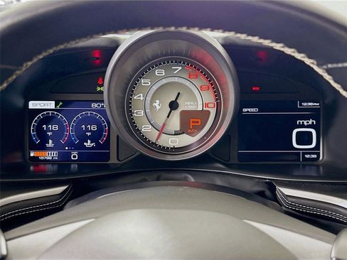 Used 2019 Ferrari GTC4Lusso T image 16