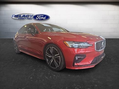 Used 2019 Volvo S60 T6 R-Design image 8