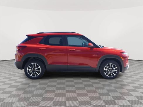 New 2026 Chevrolet TrailBlazer LT w/ Convenience Package AWD/4WD image 2