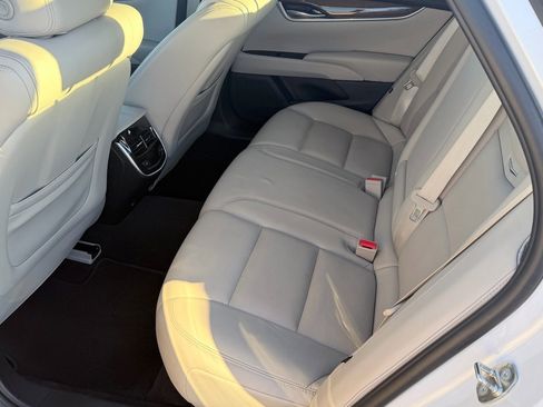 Used 2019 Cadillac XTS Luxury image 18