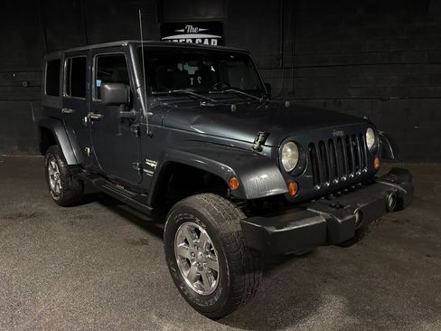 Used 2007 Jeep Wrangler Unlimited Sahara AWD/4WD image 9