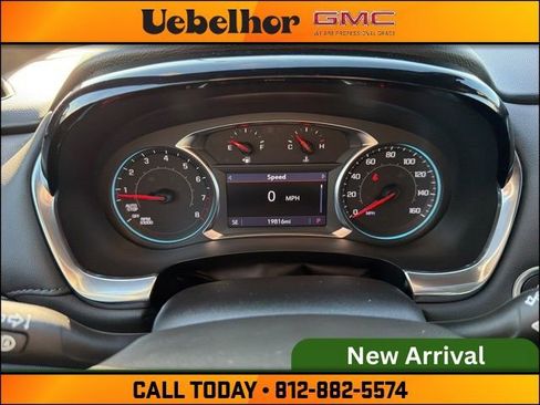 Used 2023 Chevrolet Traverse LT image 32
