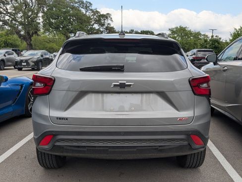 Used 2025 Chevrolet Trax RS w/ Sunroof Package image 7