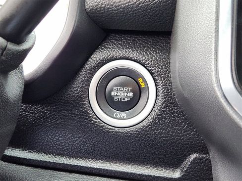 Used 2025 RAM 3500 Laramie image 32