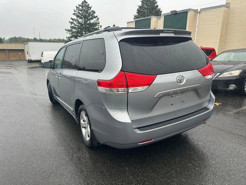 Used 2013 Toyota Sienna LE FWD image 8
