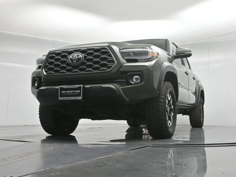 Used 2022 Toyota Tacoma TRD Off-Road w/ Technology Package RWD image 47
