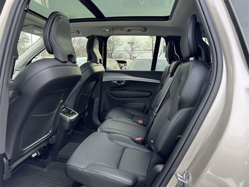Certified 2024 Volvo XC90 B5 Core w/ Climate Package image 9
