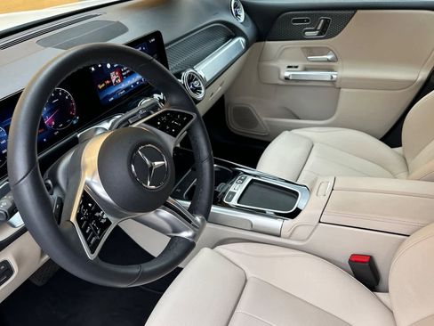 Certified 2025 Mercedes-Benz GLB 250 image 9