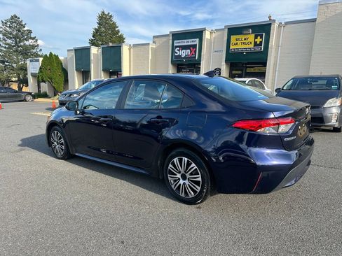 Used 2022 Toyota Corolla LE image 4