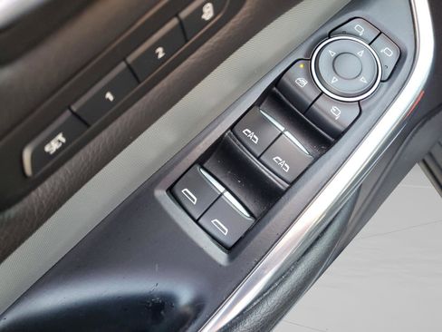 Used 2019 Cadillac XT4 Premium Luxury w/ Driver Awareness Package image 18