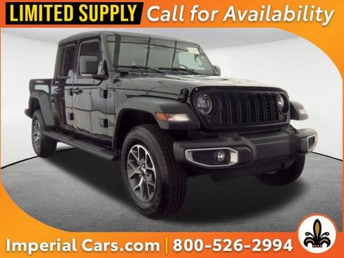 Used 2025 Jeep Gladiator Sport AWD/4WD image 1