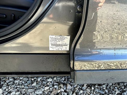 Used 2018 Ford Taurus Limited image 25