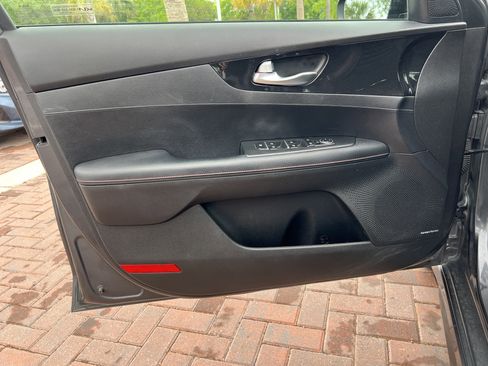 Used 2022 Kia Forte GT FWD image 14