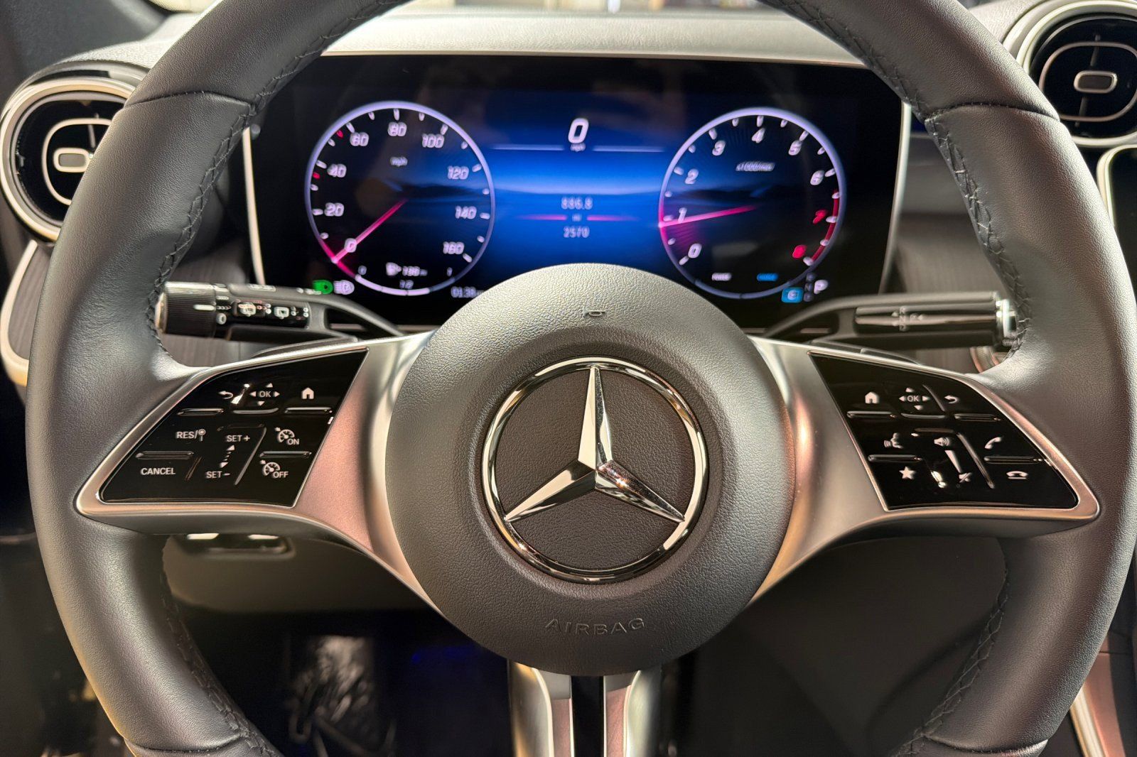 Used 2026 Mercedes-Benz GLC 300 image 22