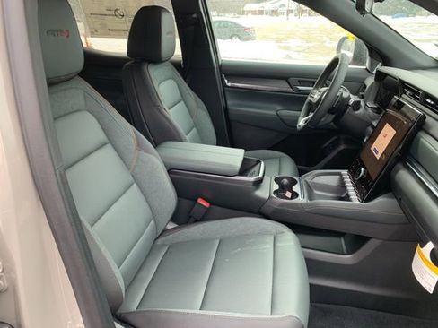 New 2026 GMC Terrain AT4 w/ Technology Package II image 25