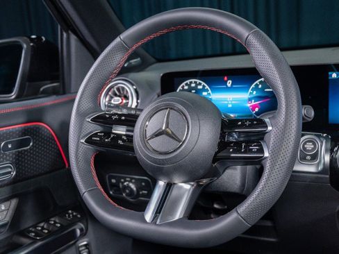 Certified 2025 Mercedes-Benz GLB 250 image 17