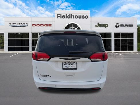 Used 2020 Chrysler Pacifica Touring-L Plus FWD image 6