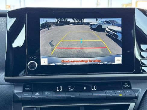 Used 2025 Toyota Camry SE FWD image 29