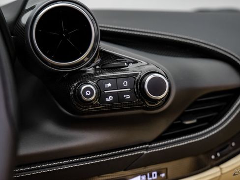 Used 2023 Ferrari F8 Tributo RWD image 86