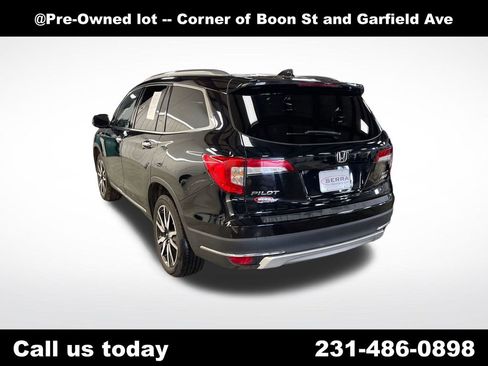 Used 2021 Honda Pilot Touring image 3