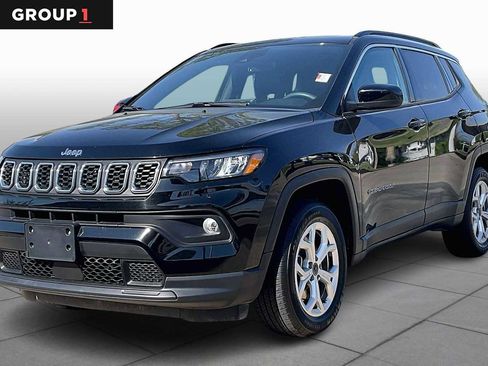 Used 2025 Jeep Compass Latitude w/ Sun & Sound Group image 1