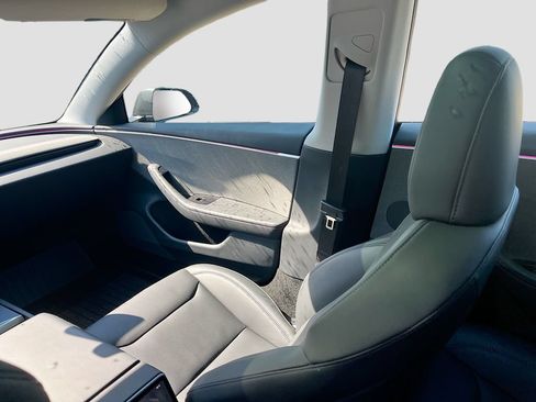 Used 2025 Tesla Model 3 Long Range RWD image 24