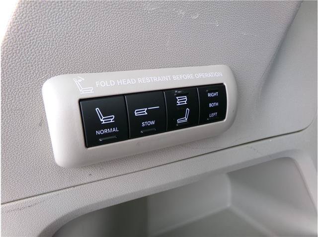 Used 2014 Chrysler Town & Country Touring-L FWD image 13