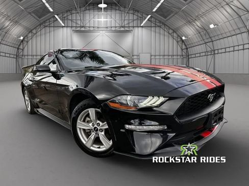 Used 2020 Ford Mustang GT RWD image 2