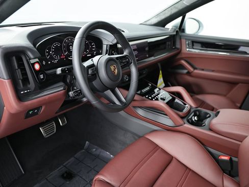 New 2026 Porsche Cayenne GTS AWD/4WD image 4