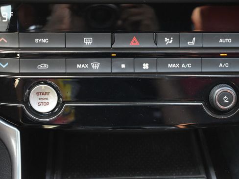 Used 2017 Jaguar XF S image 22