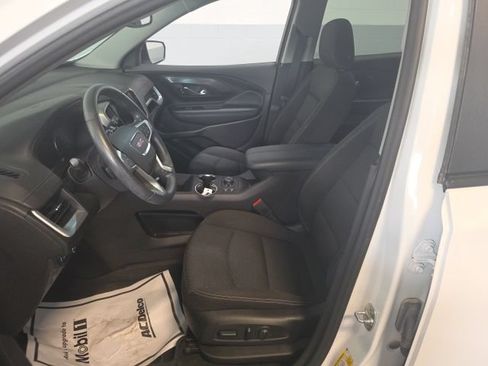 Used 2024 GMC Terrain SLE w/ Driver Convenience Package AWD/4WD image 9