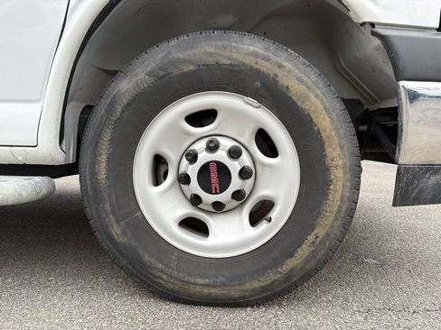 Used 2024 GMC Savana 2500 w/ Driver Convenience Package image 21