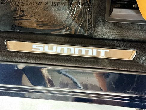 Used 2023 Jeep Grand Cherokee Summit AWD/4WD image 12