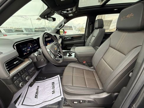 New 2026 Chevrolet Suburban High Country AWD/4WD image 23