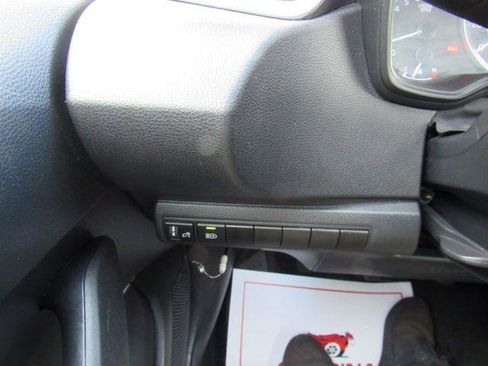 Used 2022 Toyota Corolla LE image 11