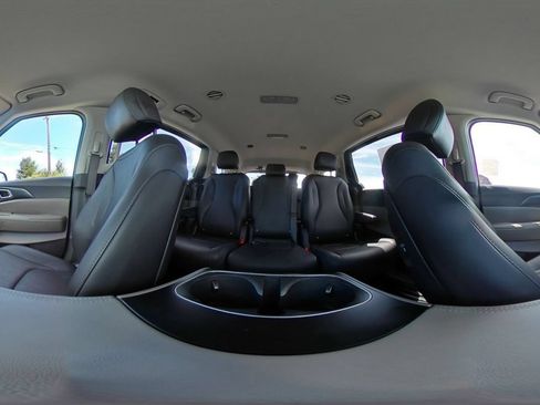 Used 2026 Kia Carnival FWD image 45