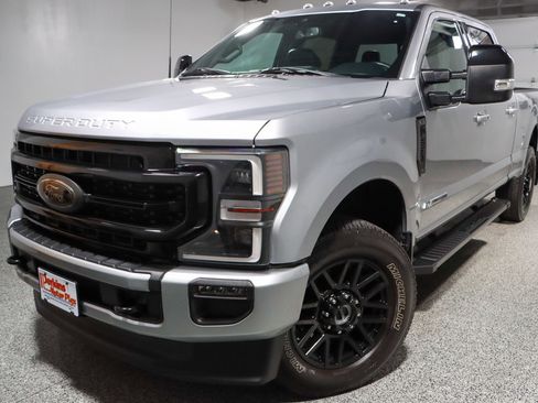 Used 2022 Ford F250 Lariat w/ Black Appearance Pkg image 33