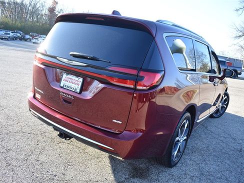 Used 2021 Chrysler Pacifica Pinnacle image 8