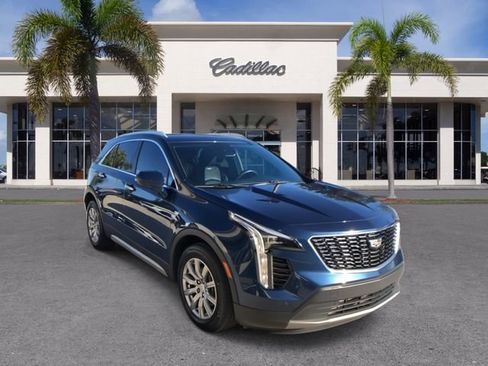Used 2020 Cadillac XT4 Premium Luxury image 3