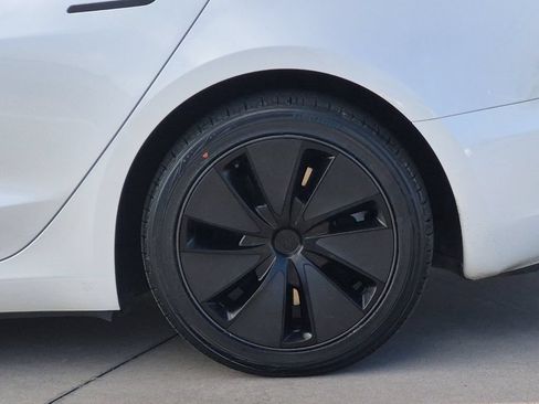 Used 2024 Tesla Model 3 Standard Range RWD image 27