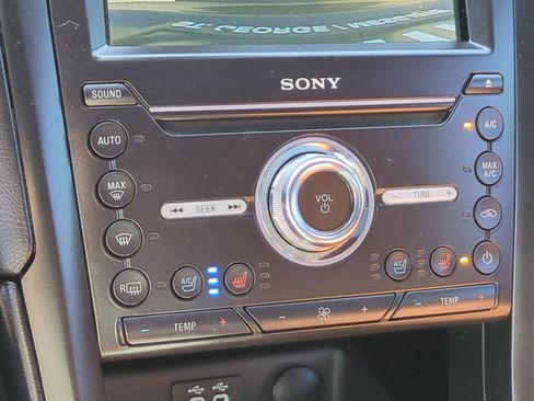 Used 2019 Ford Fusion Titanium FWD image 25