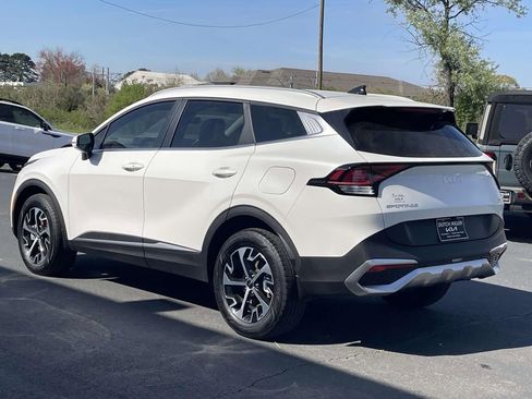 Used 2025 Kia Sportage EX image 5