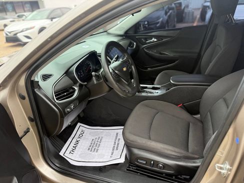 Used 2022 Chevrolet Malibu LT image 11
