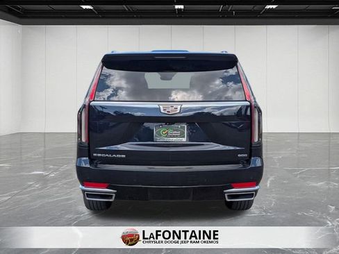 Used 2021 Cadillac Escalade Premium Luxury image 4