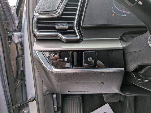 Certified 2025 Kia Sportage EX FWD image 27