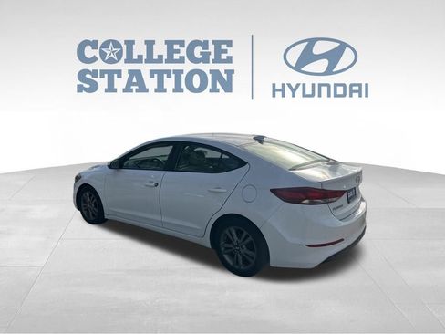 Used 2017 Hyundai Elantra SE image 7
