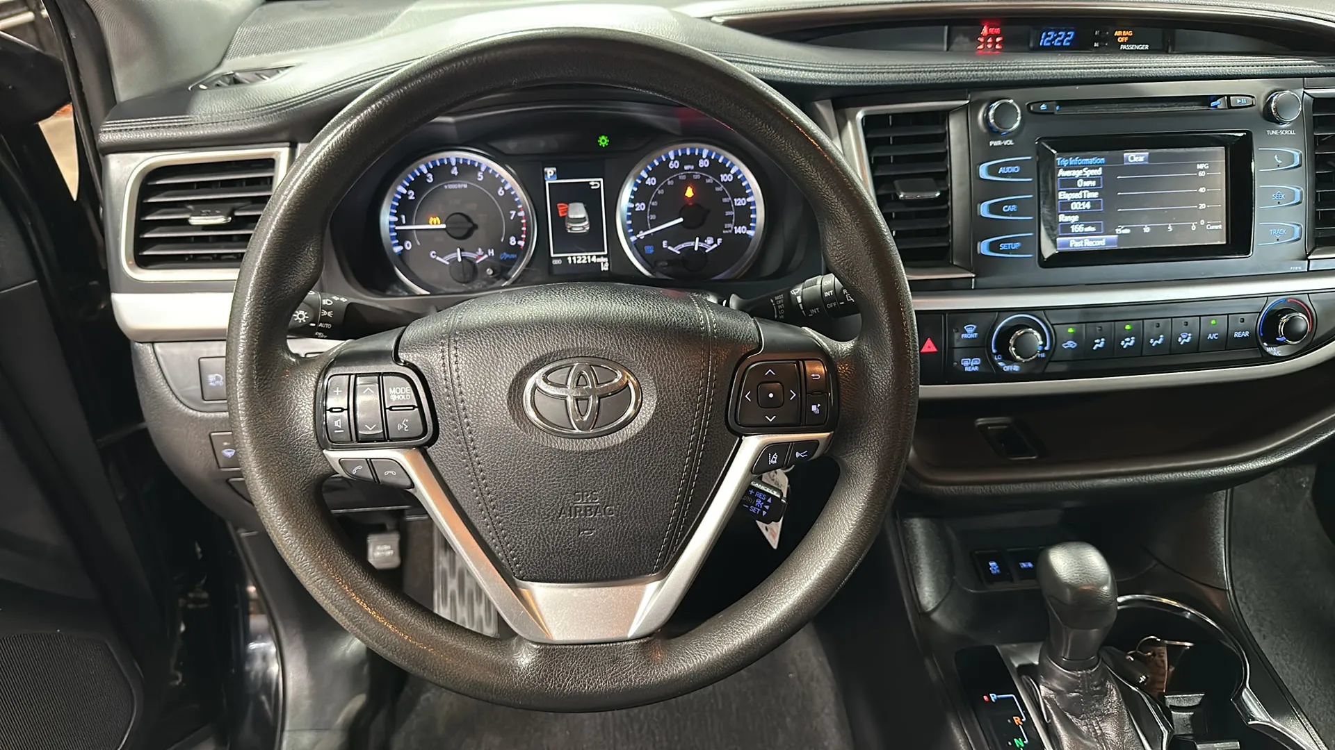 Used 2019 Toyota Highlander LE AWD/4WD image 23